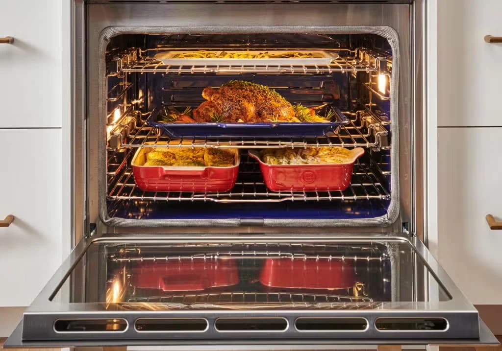 30" M Series Professional Built-In Single Oven feature detail