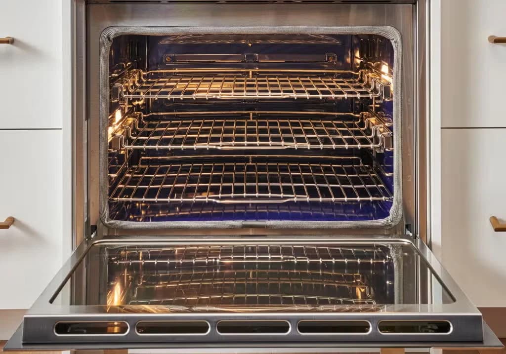 30" M Series Professional Built-In Single Oven detail
